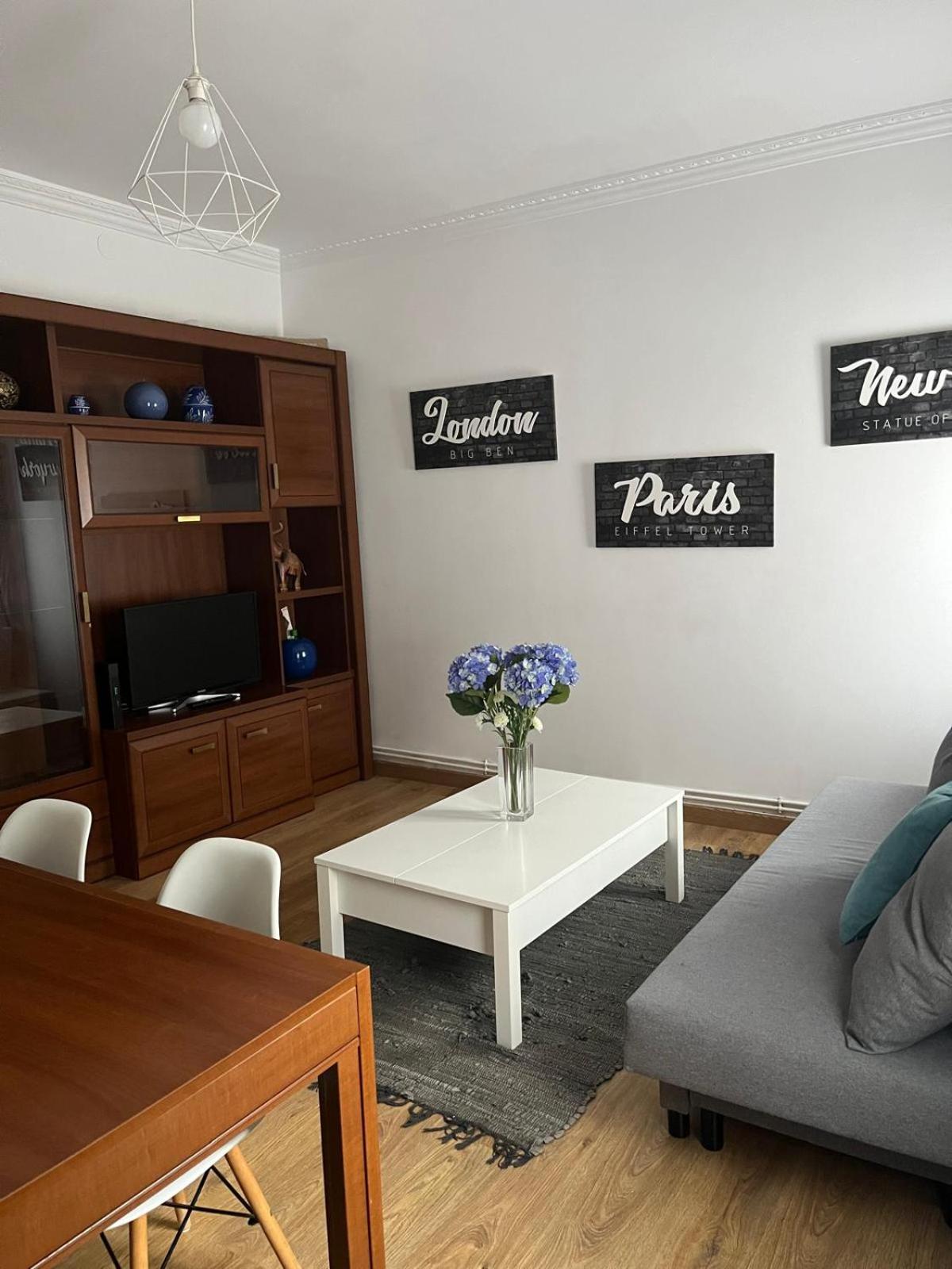 Bajo Al Lado Del Ayuntamiento Apartman Santender Kültér fotó